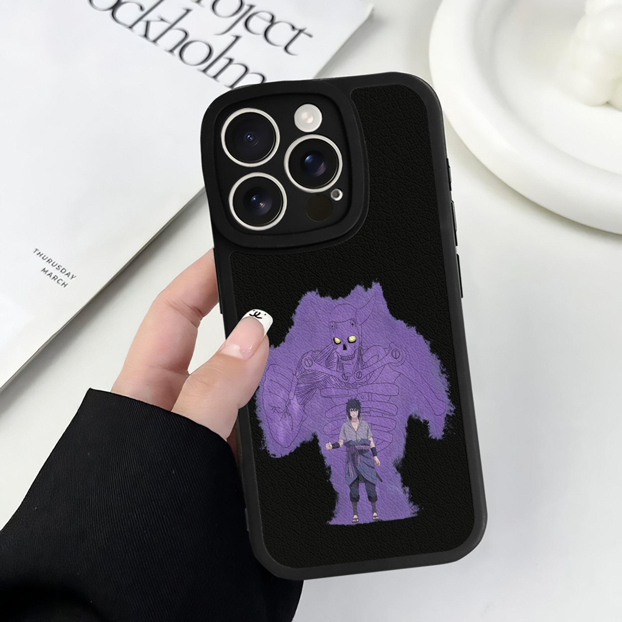 （画像用） NARUTO -ナルト- うちは サスケ Uchiha Sasuke 【iPhone 16シリーズ対応】シリコンスマホケース（レザー調） 材質：シリコン